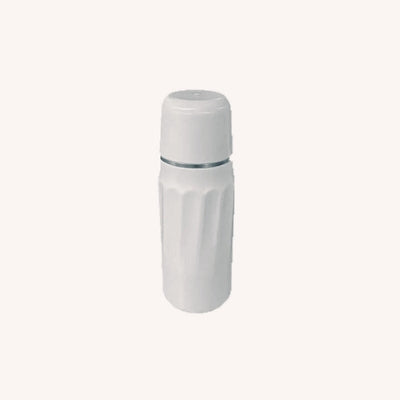 Présentation de la douchette WC de couleur blanche de 400 millilitres.