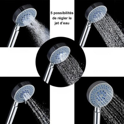 Présentation des cinq possibilités de réglage du jet d'eau du pommeau de douche raccordé au robinet pour baignoire.
