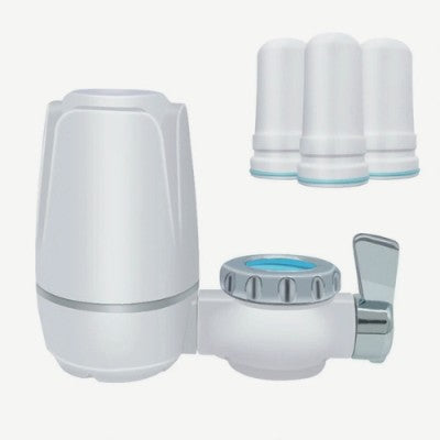 filtre à eau robinet blanc avec quatre filtres