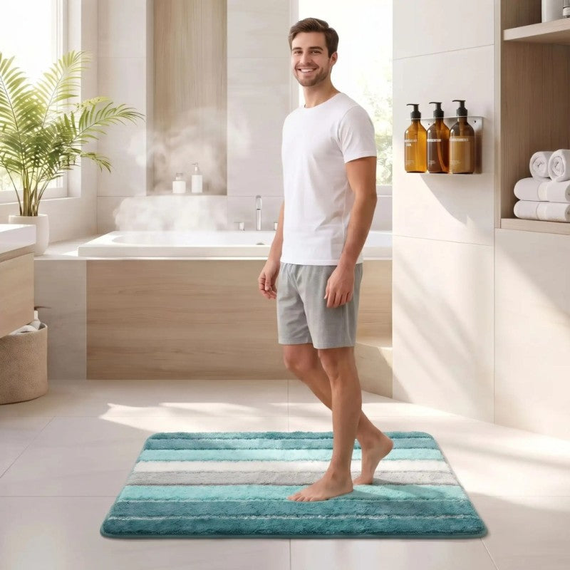 homme sur tapis de bain rayures bleu ciel confortable relaxant