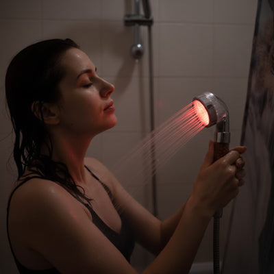 pommeau de douche tricouleurs couleur rouge